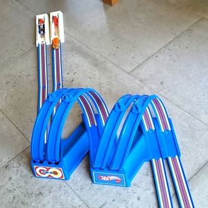 Hot Wheels race track
